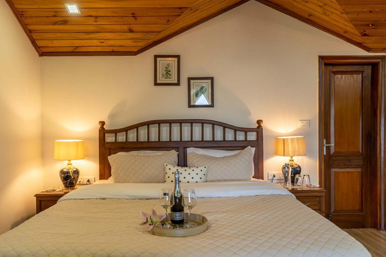 Stayvista At Floradale W Jacuzzi & Wood-Fire Pizza كاساولى المظهر الخارجي الصورة