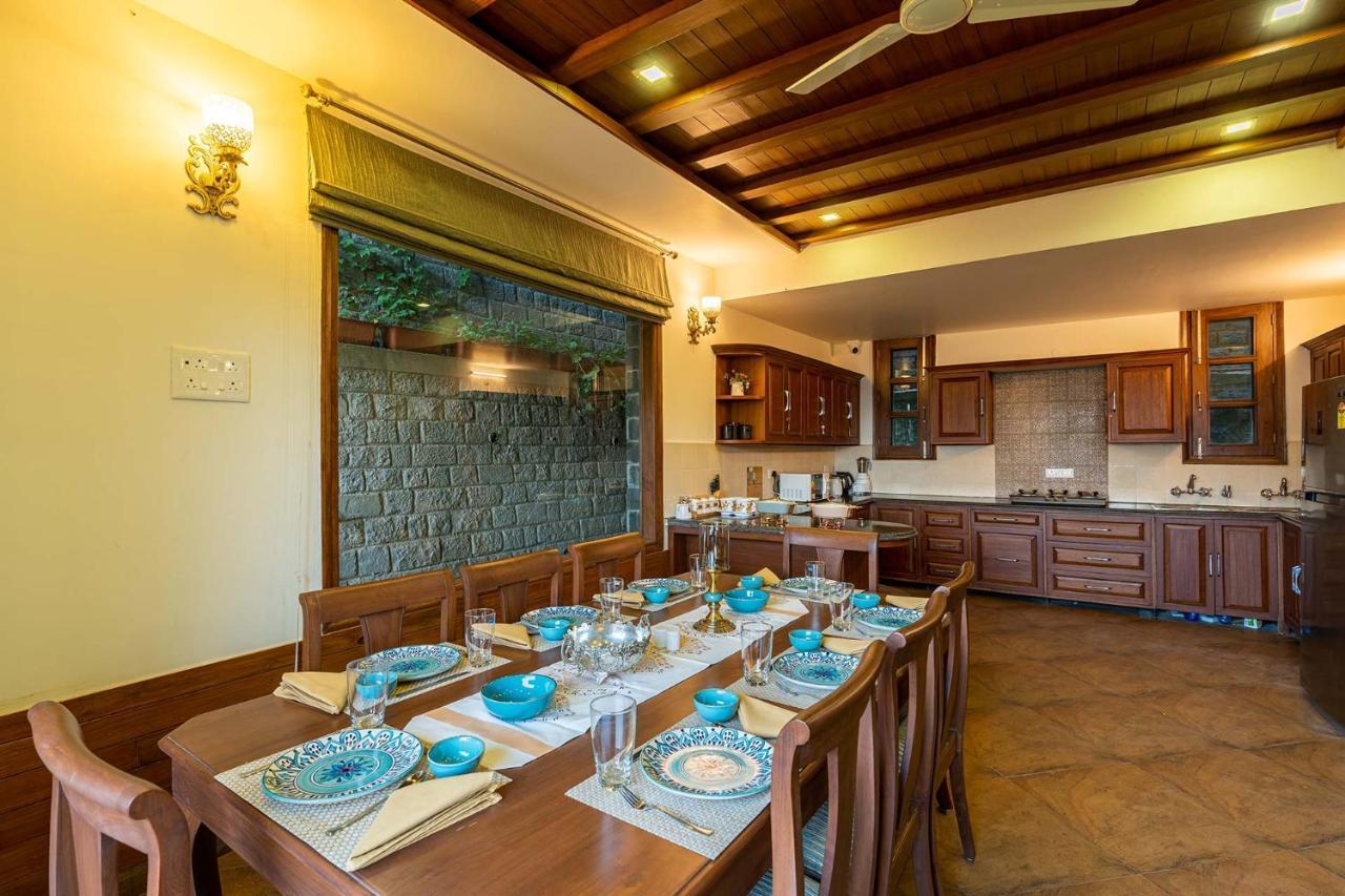 Stayvista At Floradale W Jacuzzi & Wood-Fire Pizza كاساولى المظهر الخارجي الصورة
