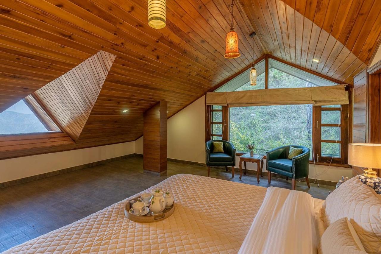Stayvista At Floradale W Jacuzzi & Wood-Fire Pizza كاساولى المظهر الخارجي الصورة