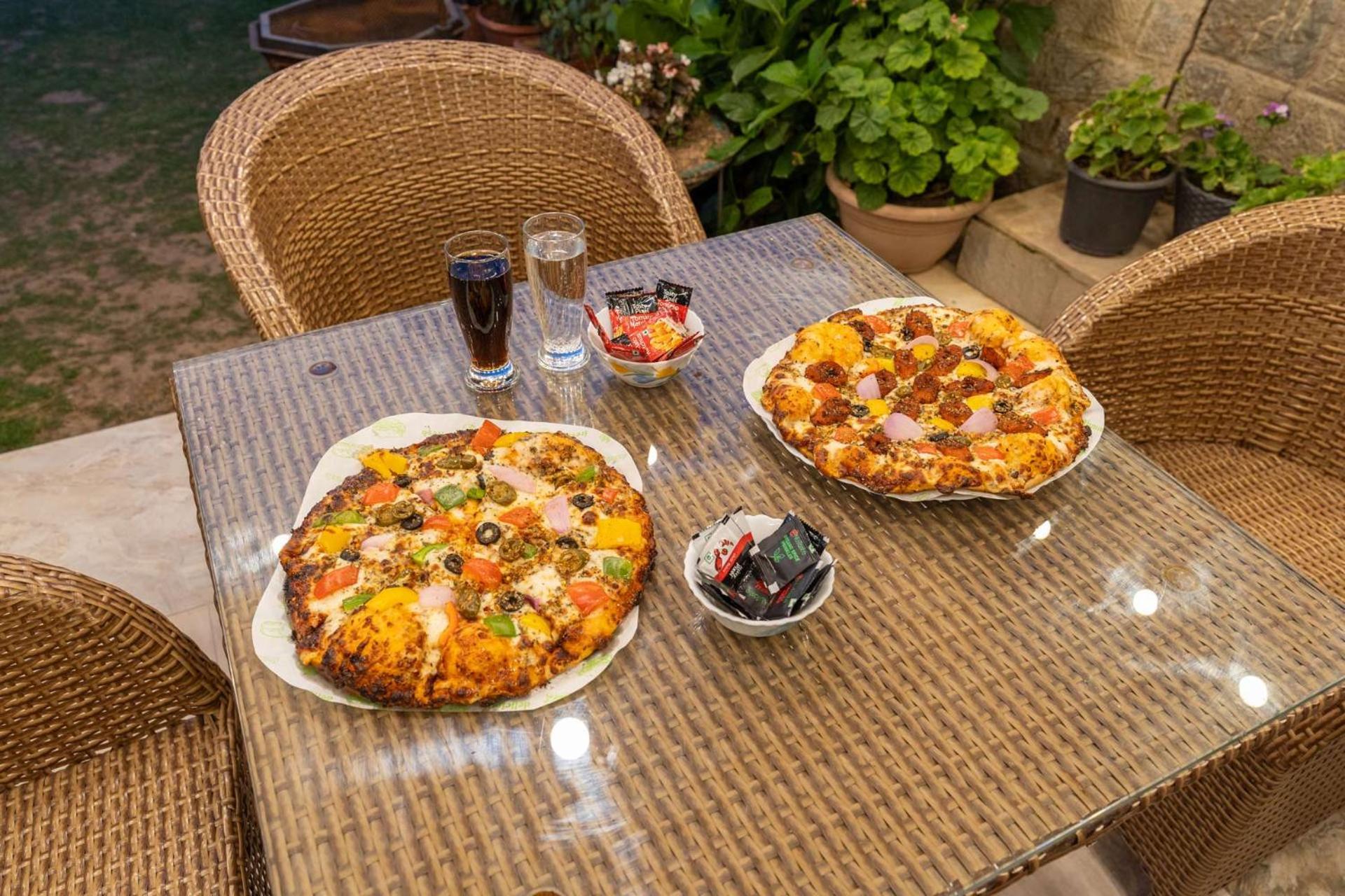 Stayvista At Floradale W Jacuzzi & Wood-Fire Pizza كاساولى المظهر الخارجي الصورة